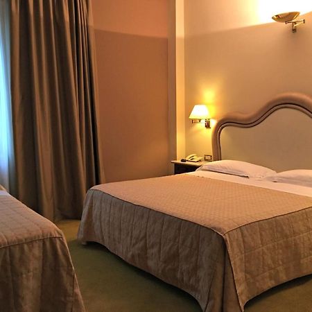Guglielmotel Брембате Екстер'єр фото