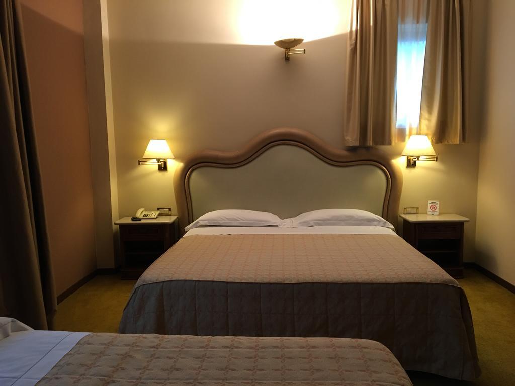 Guglielmotel Брембате Екстер'єр фото