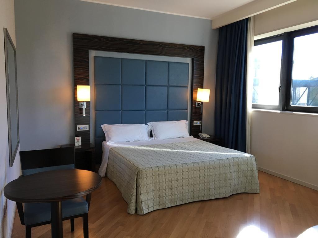 Guglielmotel Брембате Екстер'єр фото