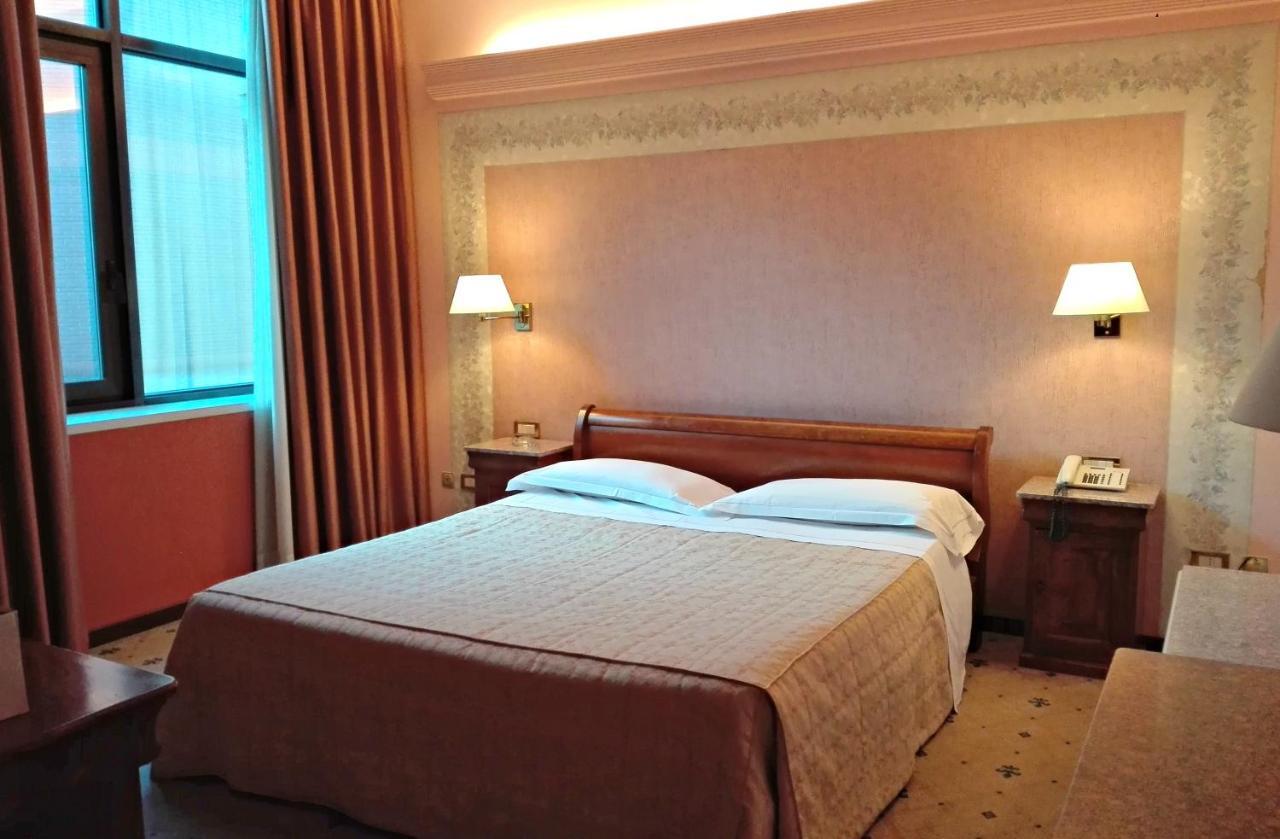 Guglielmotel Брембате Екстер'єр фото