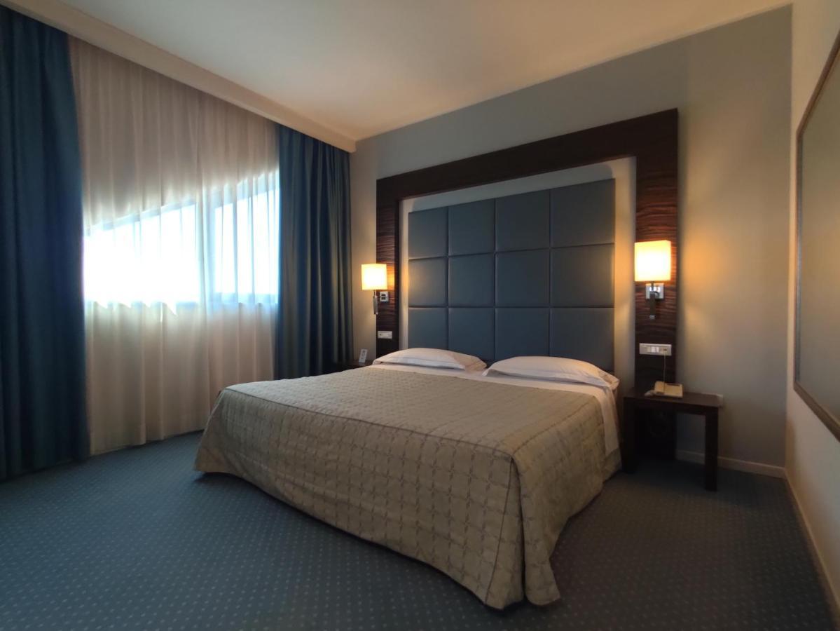 Guglielmotel Брембате Екстер'єр фото