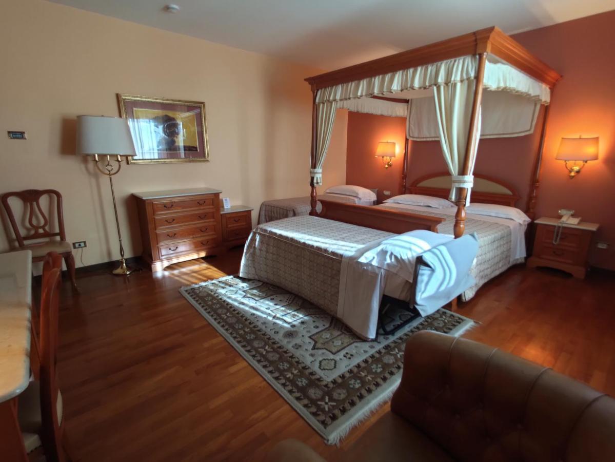 Guglielmotel Брембате Екстер'єр фото